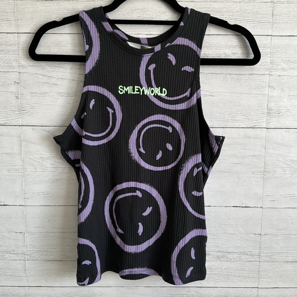H & M Smiley World Smiles Tank and Biker Shorts - Picture 2 of 11